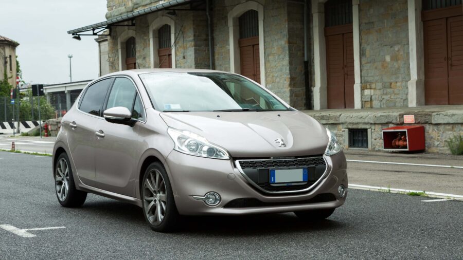 Peugeot 208_1